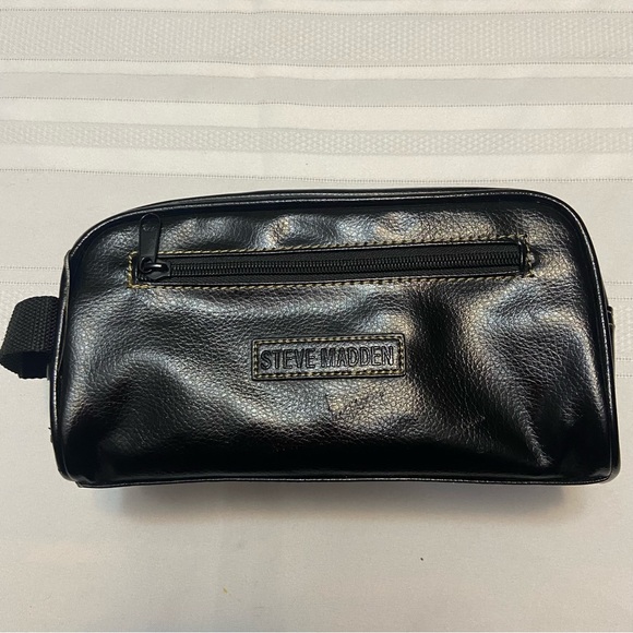 Steve Madden Black Dopp/Shave Travel Bag Slight Wear Signs on Trim - Clean Bag! - Picture 1 of 10